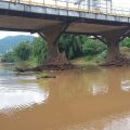 Defesa Civil remove entulhos da Ponte Abdon Batista nesta segunda-feira