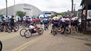 Cerca de 300 ciclistas participam do pedal do Cicloturismo em Guaramirim