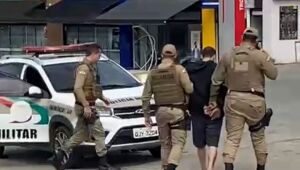 Após troca de tiros, homem é preso após assalto em Araquari