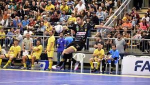 Com ídolos em quadra, Jaraguá Futsal comemora 30 anos com Arena lotada