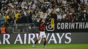 Libertadores: Fla bate Corinthians com gols de Arrascaeta e Gabriel