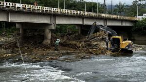 Defesa Civil inicia remoção de entulhos das pontes de Jaraguá do Sul
