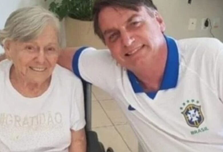 Mãe de presidente Bolsonaro morre aos 94 anos
