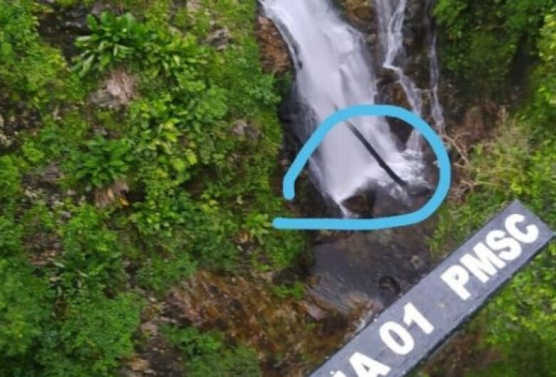Jovem de 19 anos morre após cair de cachoeira em Joinville