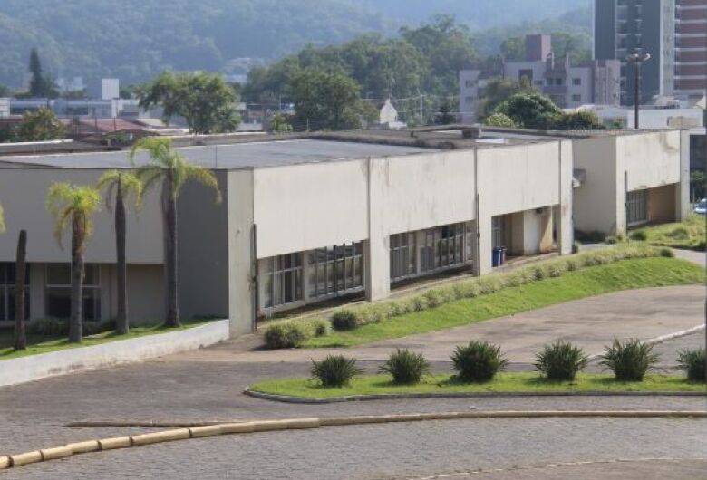 Comissão vai encaminhar construção da nova sede do Legislativo de Jaraguá 