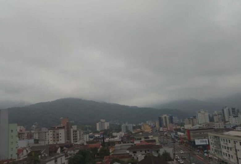 Santa Catarina tem alerta de ciclone e chuva volumosa durante a semana