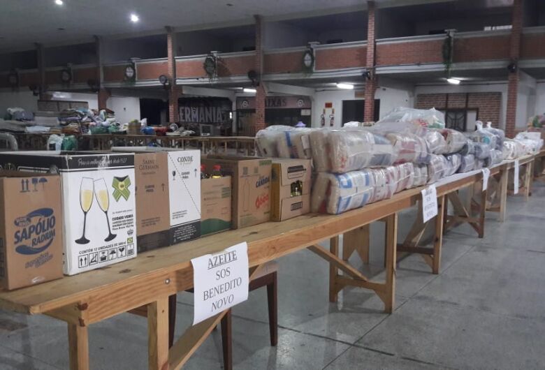 Jaraguá Benedito Novo collects 17 tons of groceries for families 