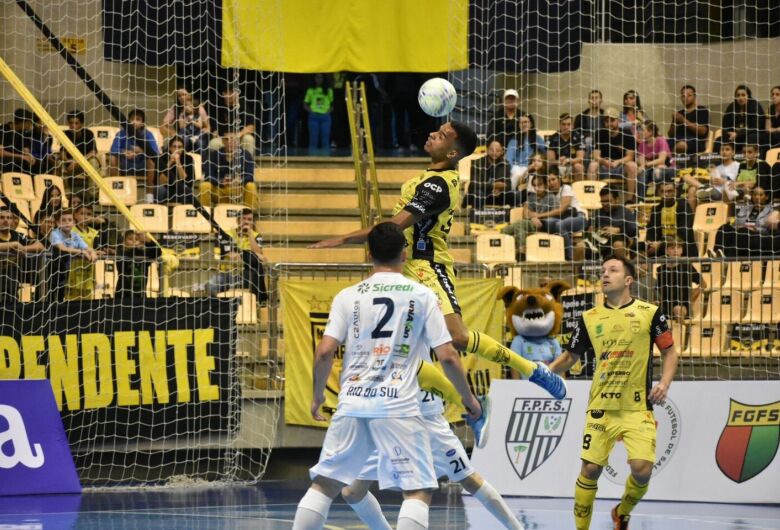 Aurinegro goleia Rio do Sul e está nas semifinais da Copa Sul