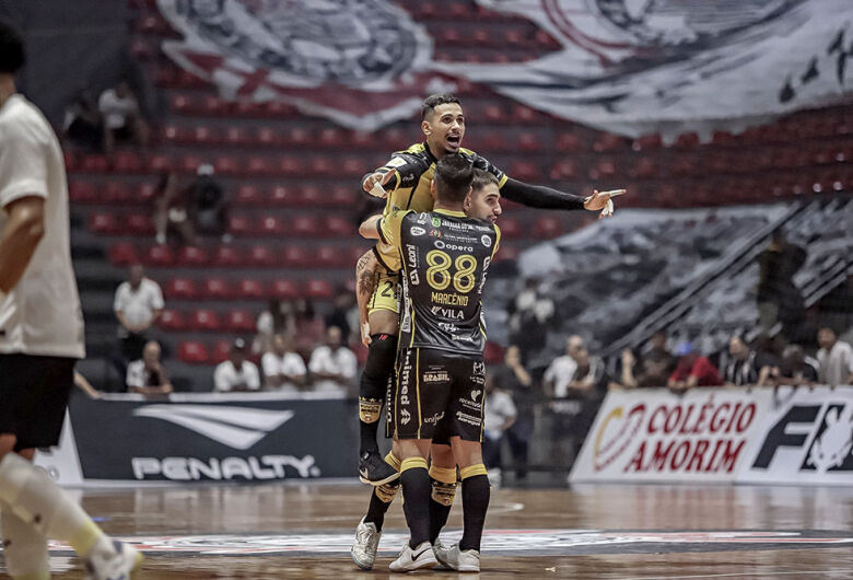 Jaraguá Futsal vence em São Paulo e está nas oitavas de final da Copa do Brasil