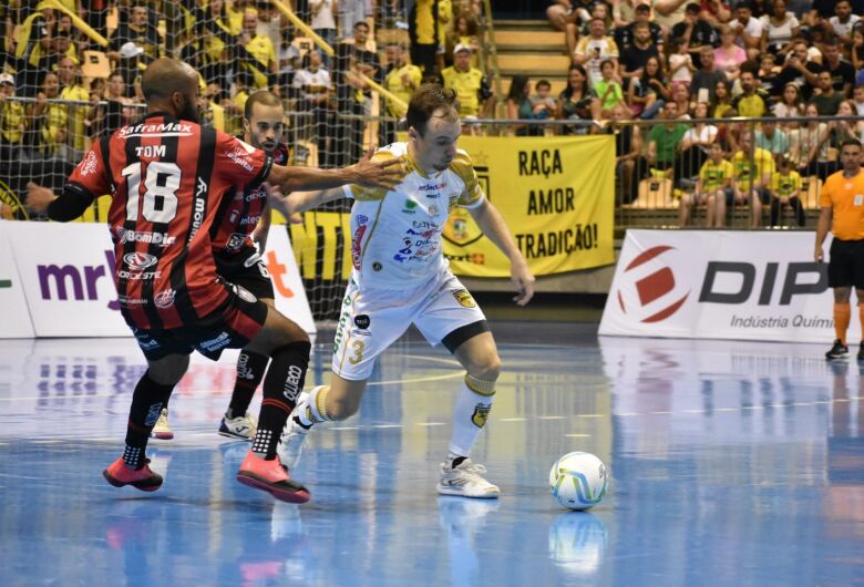 Jaraguá Futsal vence Campo Mourão em casa