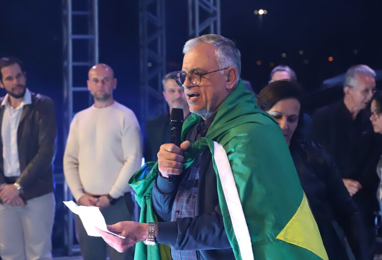 Franzner propõe título de Cidadão Jaraguaense a Bolsonaro e Michelle 