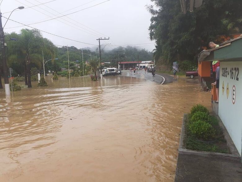 Chuva causa alagamentos em Bendito Novo  - Crédito: Divulgação Prefeitura 