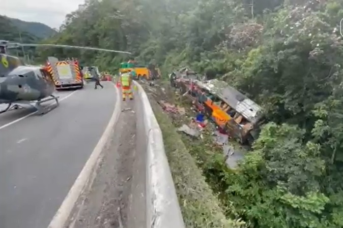 Acidente com ônibus de turismo deixa 19 mortos em Guaratuba (PR) - Crédito: Divulgação Redes Sociais 