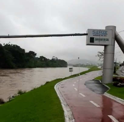 Rio Itapocu, na Via Verde, em Jaraguá do Sul  - Crédito: Divulgação