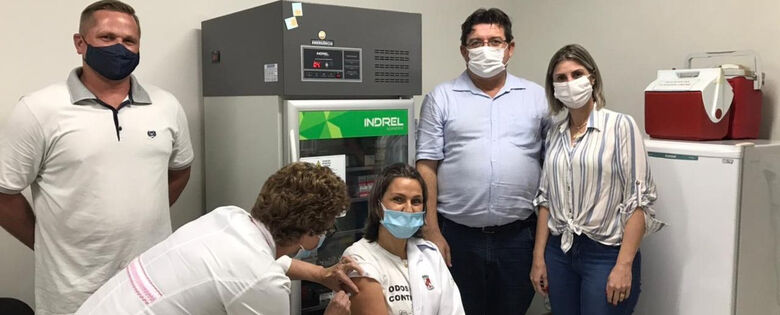 Técnica de enfermagem é a primeira a ser vacinada contra a covid-19 em Massaranduba  - Crédito: Divulgação 