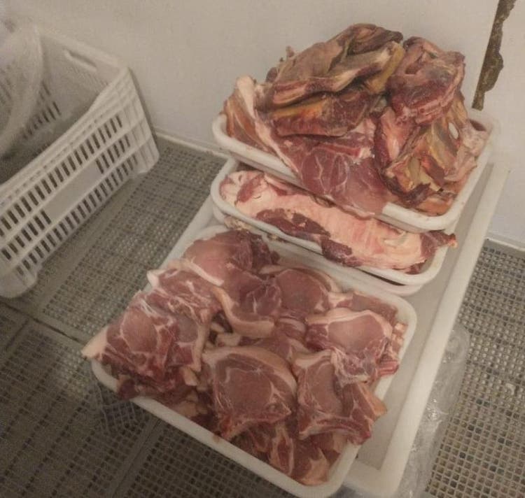 Açougue de mercado é interditado por vender carne estragada em Guaramirim  - Crédito: Divulgação 
