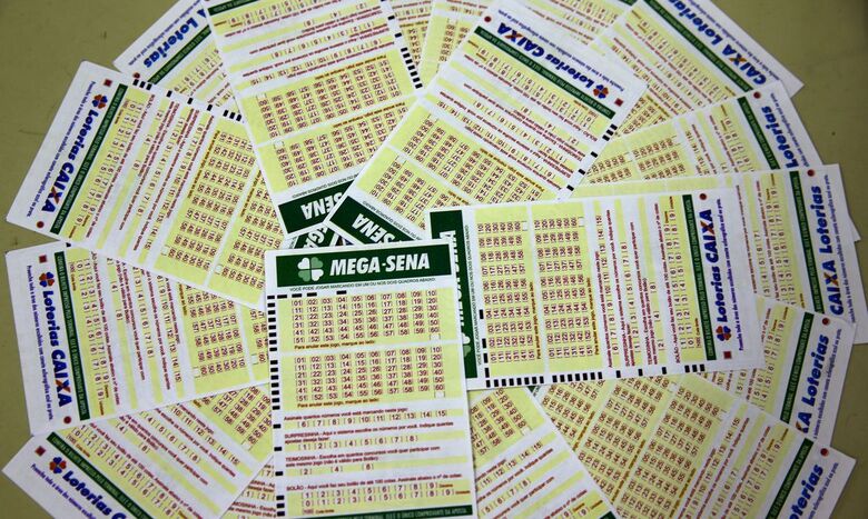 Mega-Sena sorteia nesta quarta-feira prêmio de R$ 42 milhões - Crédito: Marcello Casal Jr./Agência Brasil