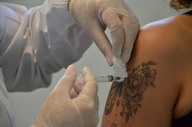 Mais de 70 mil pessoas já foram imunizadas contra a covid-19 em SC  - Crédito: Robson Valverde / SES