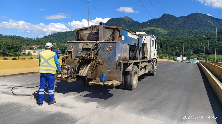 Ponte do Trabalhador permanece interditada nesta semana - Crédito: Divulgação / PMJS