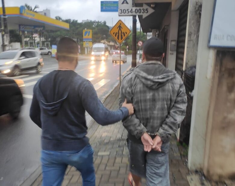 Foragido com mais de 100 B.O.s é preso em Jaraguá do Sul - Crédito: Foto Divulgação/Polícia Civil 