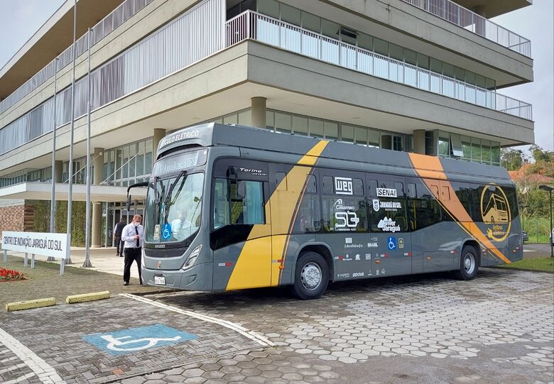 Ônibus elétrico é apresentado para autoridades e imprensa em Jaraguá  - Crédito: Arquivo / Divulgação 