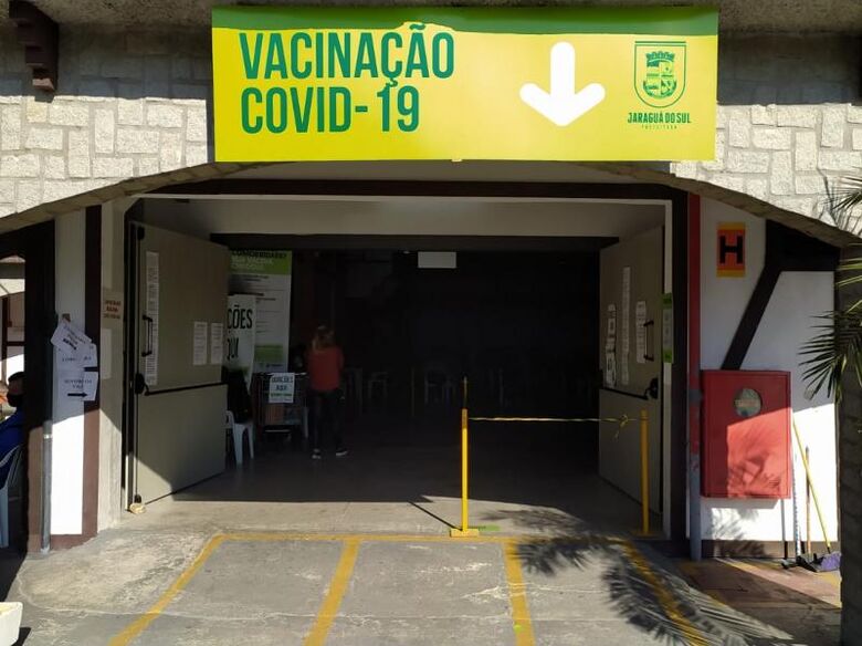 Central de Vacinas Covid de Jaraguá estará fechada no feriado da terça-feira  - Crédito: Arquivo / Divulgação 