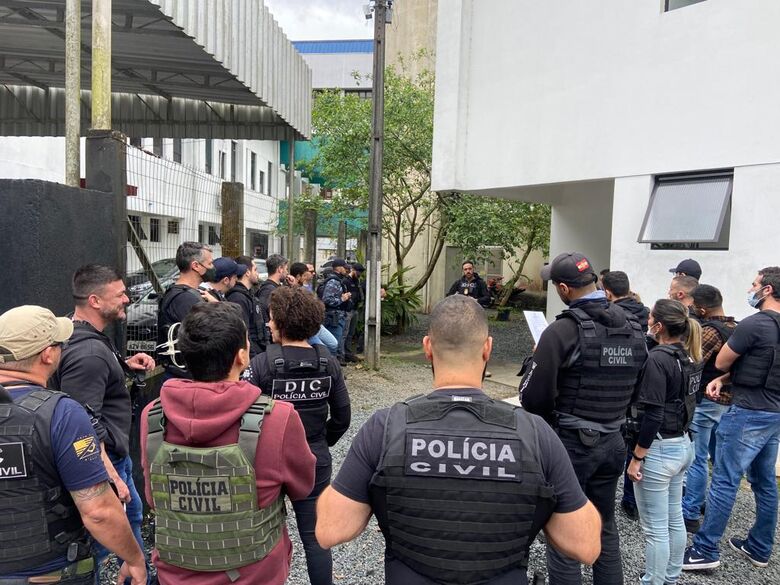 Polícia desencadeia operação em condomínio dominado por facção criminosa em Joinville - Crédito: Divulgação DIC