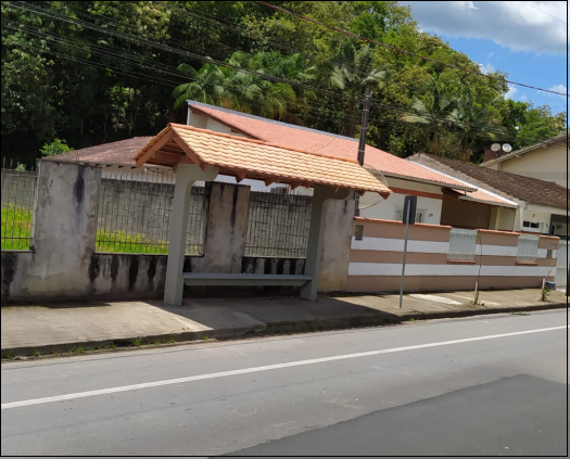 Prefeitura de Jaraguá instala novos abrigos de passageiros em dois bairros - Crédito: Divulgação 