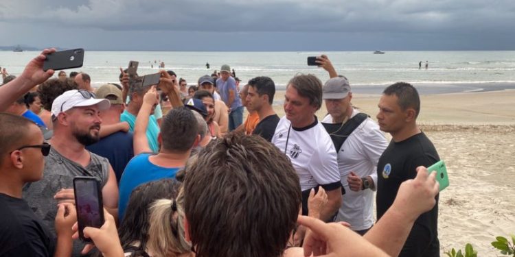 Bolsonaro interrompe férias em SC e é internado para exames em SP - Crédito: Arquivo/ND