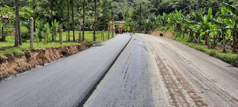 Estrada Quirino Lunelli começa a ser pavimentada - Crédito: Divulgação 