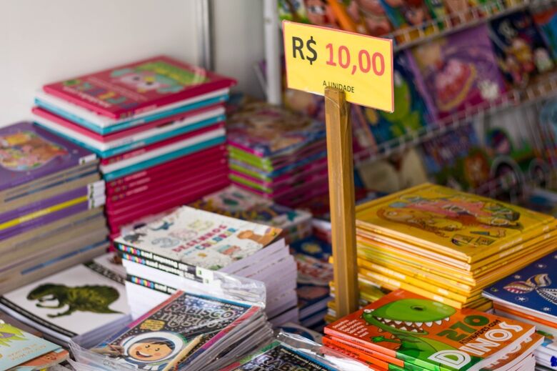 Feira do Livro de Jaraguá do Sul tem livros a preços promocionais - 