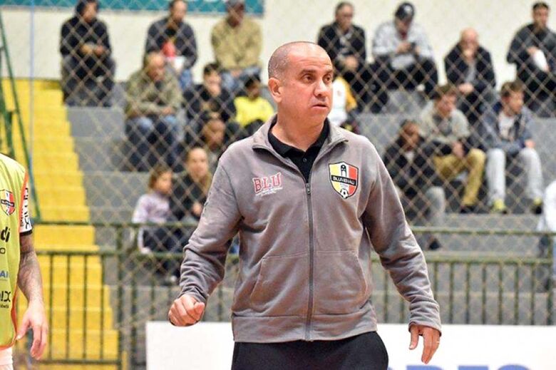 Xande Melo é o novo técnico do Jaraguá Futsal - Crédito: Sidnei Batista