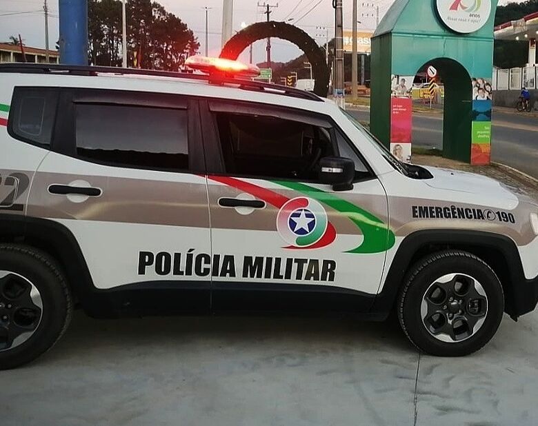 Motorista com habilitação suspensa tenta fugir da PM em Guaramirim - Crédito: Ilustração