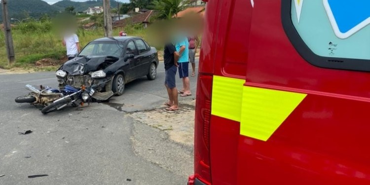 Motociclista tem fratura após colisão com carro em Massaranduba - Crédito: Divulgação/BVM 