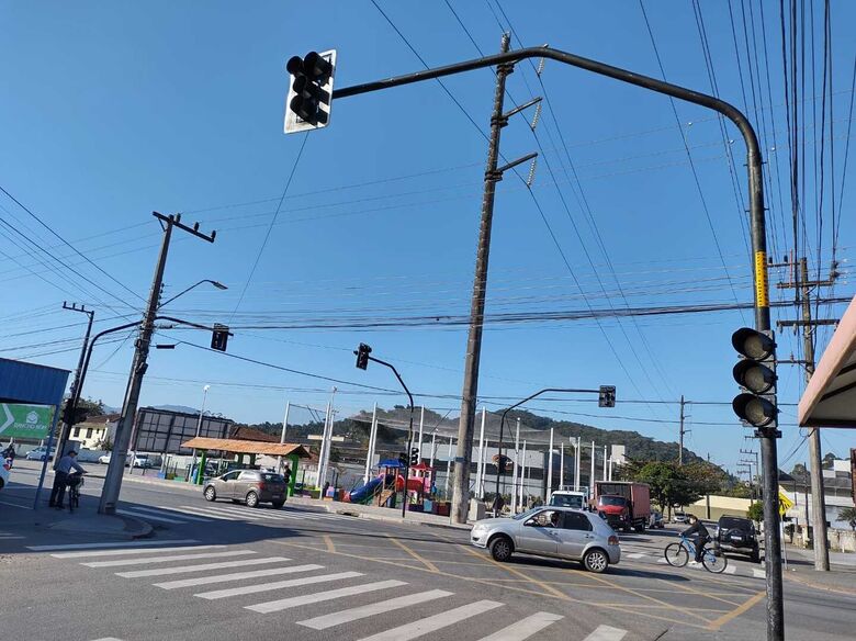 Diretoria de Trânsito instala semáforo na Rua Alwin Muller, no bairro Vieira  - Crédito: Divulgação 