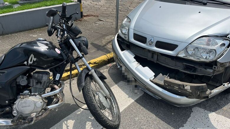 Motociclista fica ferido após colisão no bairro Rau - Crédito: Ricardo Rabuske